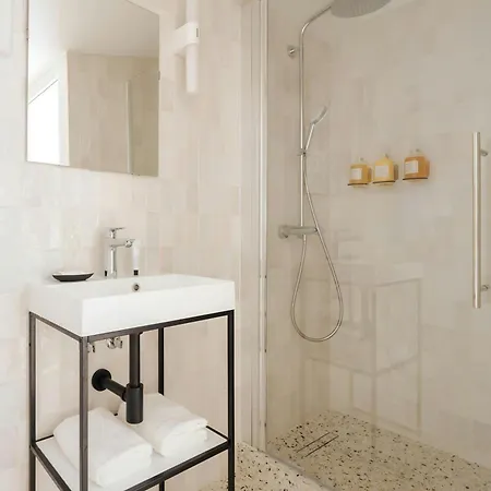 Quintinie Hotel 15Th Arrondissement, Sonder By Marriott Bonvoy Paris Exterior photo